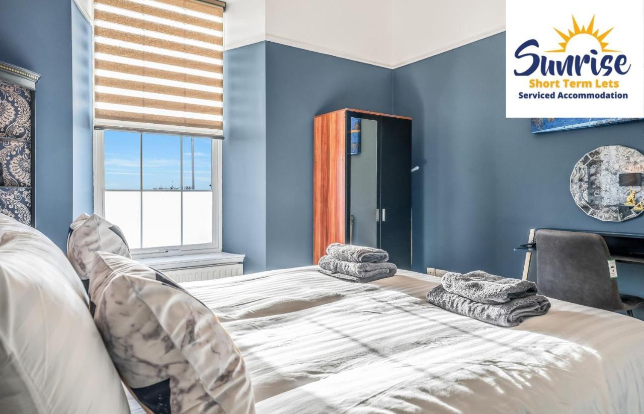Presidential Apartment, Family Home, Luxury Bedrooms, 2 Rooms, 1 King Bed, 2 Single Beds, Free Wifi, Free Parking, Tourists, Business Travelers, Relocation, Beautiful River Views, - Long Stays, Invoice And Reduced Price Are Only Via Sunrise Short Let Dundee Buitenkant foto
